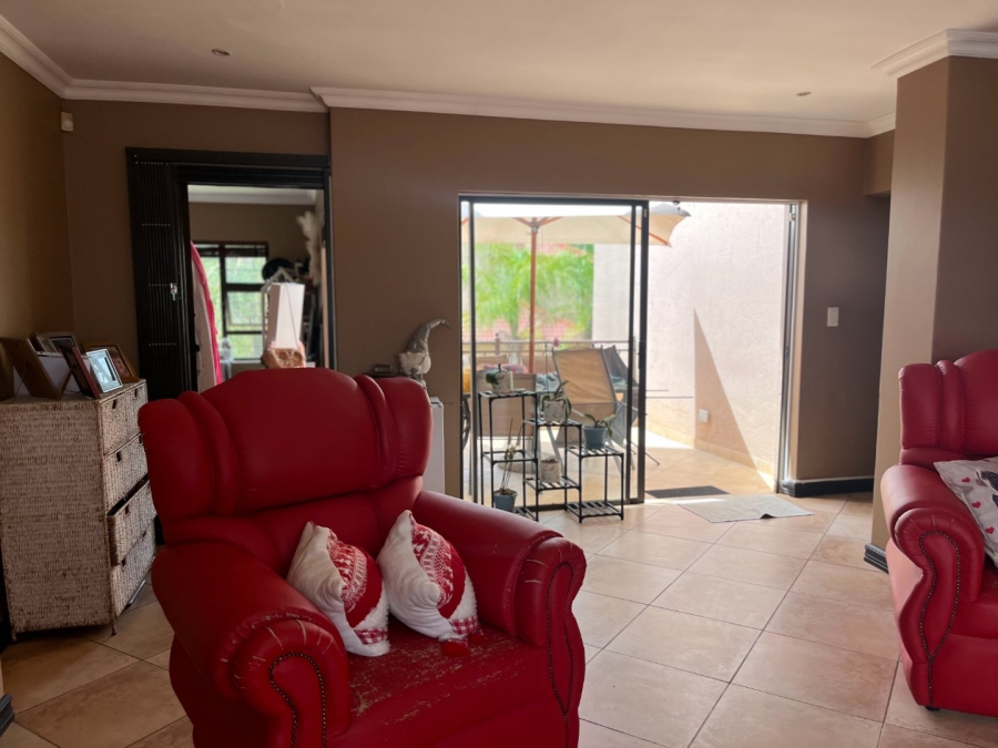 To Let 4 Bedroom Property for Rent in Melodie North West